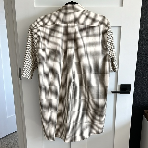 L.L. Bean Short Sleeve Button Down Shirt Size Medium Tall - Picture 4 of 4